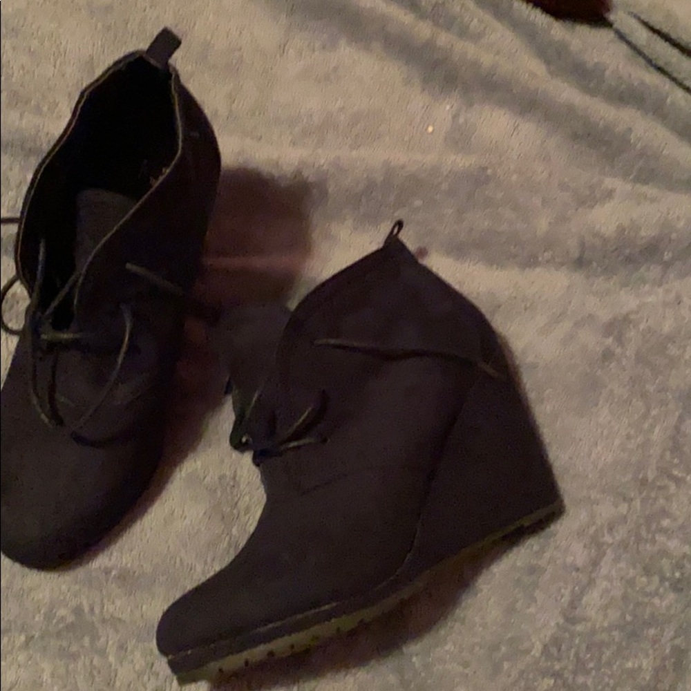 Brand new w/o tags dark blue suede wedge heelss